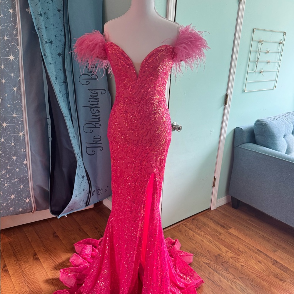 Elegant Pink Feathered Prom Dress